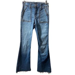 Sincerely Jules, medium wash, flared jeans size 1/25. Super cute!